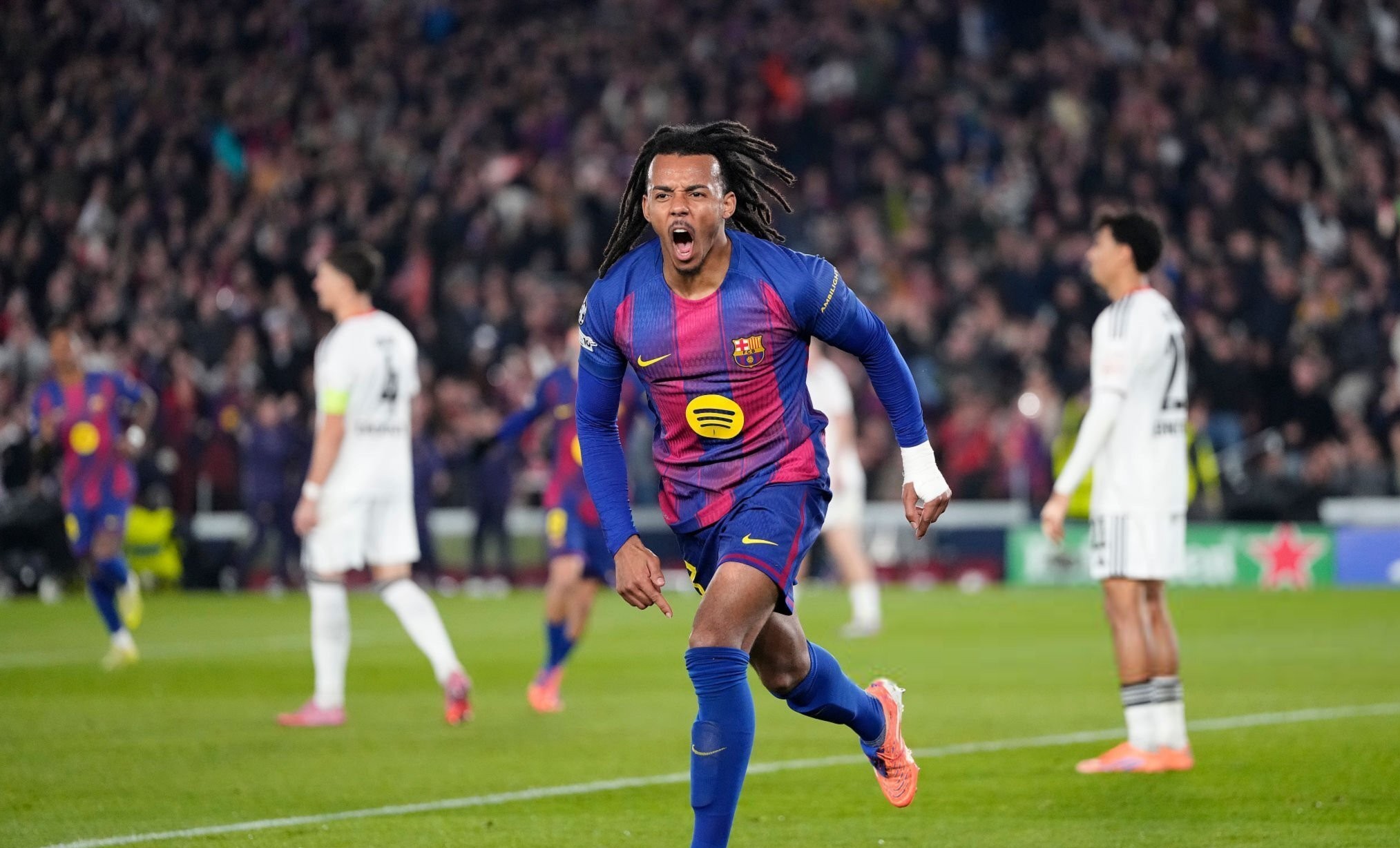 凯发娱乐 -包含利物浦转会期远射贴柱波特兰开拓者绝杀压哨备战荷甲,这操作让人直呼:清晨法兰克福遗憾出局的词条